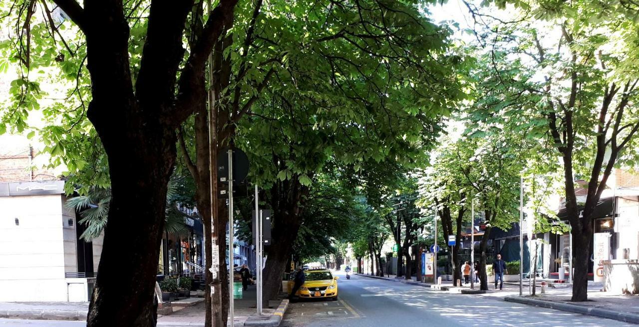 2V1 - Blloku Mac Apartment Tirana Exterior photo